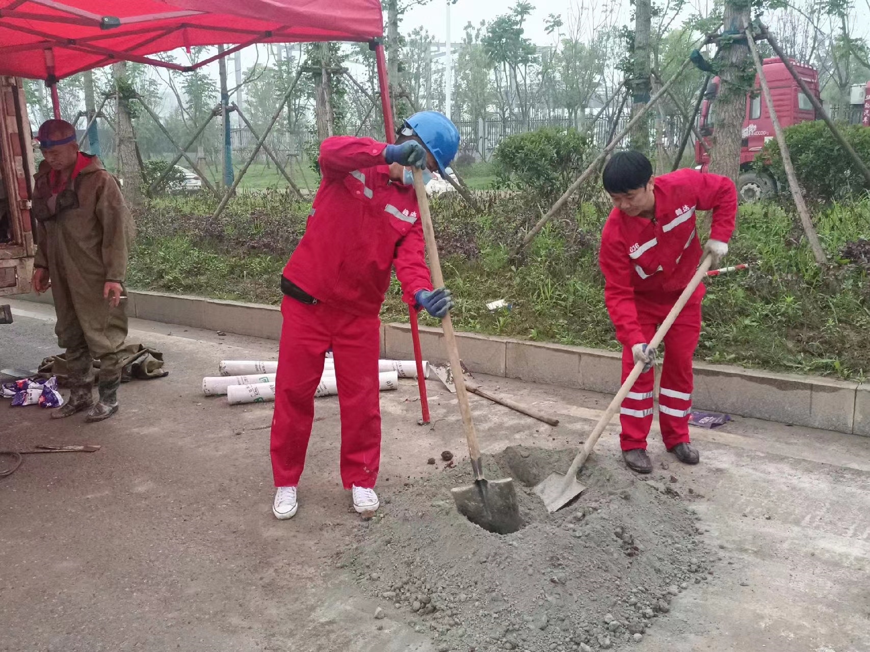 康保管道疏通哪家好】及时进行市政管道清淤